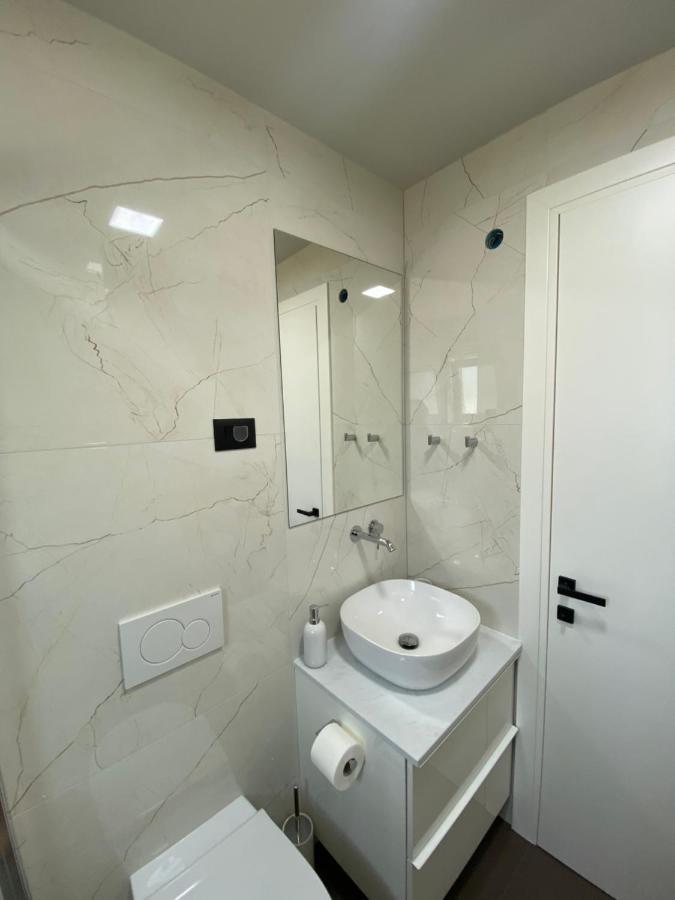 Prestige Studio Apartment 로비니 외부 사진